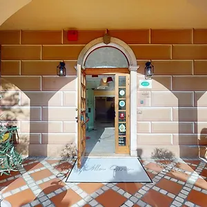 Gina Hotel