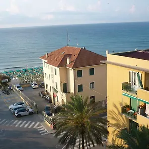 Appartamento Finalmarina, Finale Ligure